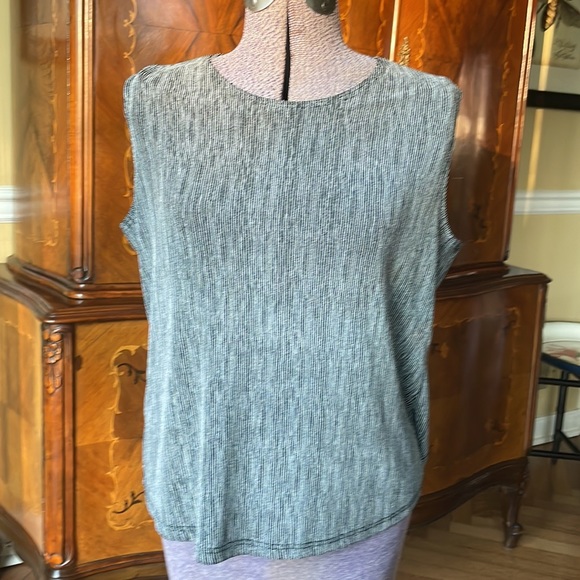 Black and white striped spandex blend sleeveless top XL by Ronni Nicole - Picture 2 of 4